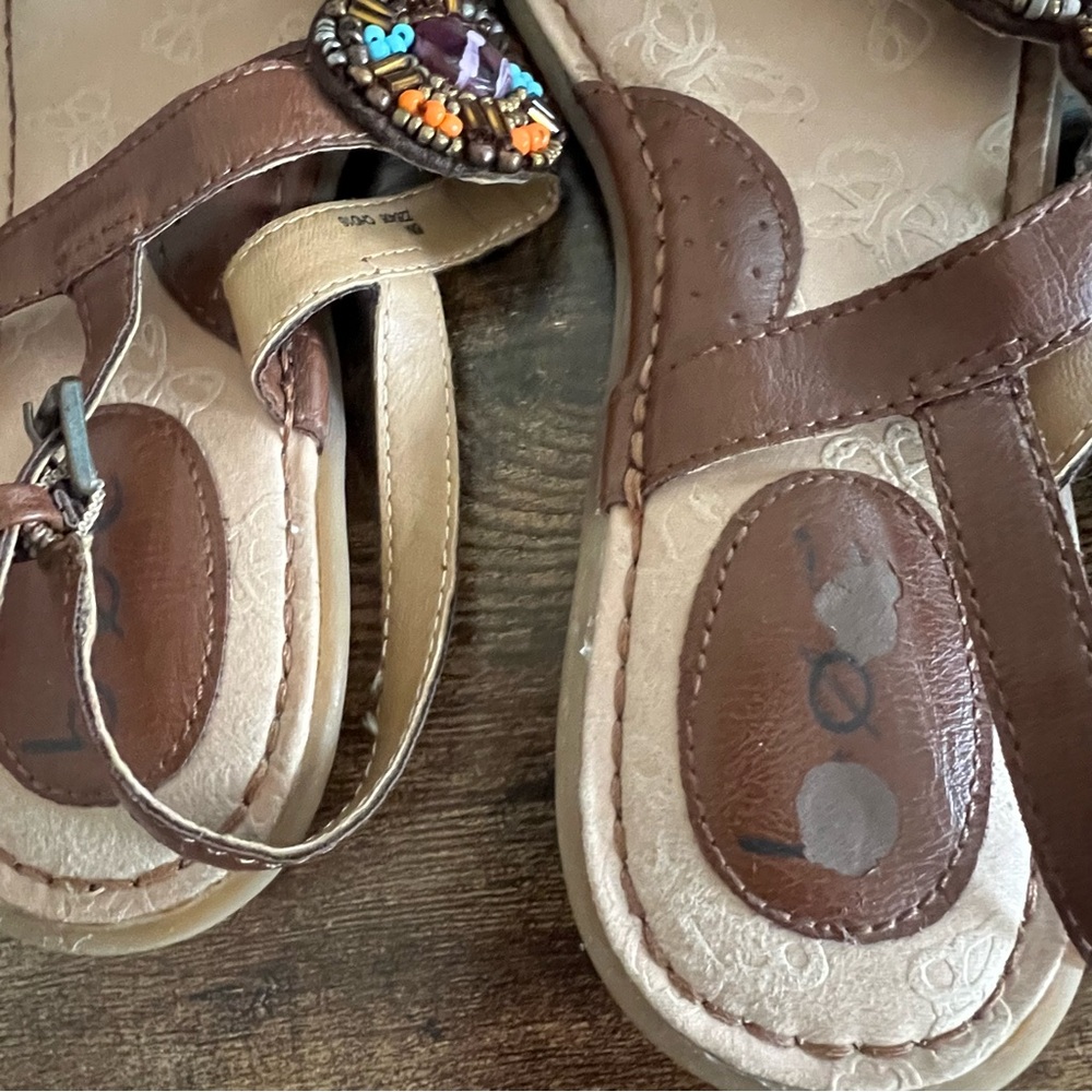 BOC Brown Leather Beaded and Jeweled‎ Thong Toe Sandals Women's 8 - Picture 11 of 12